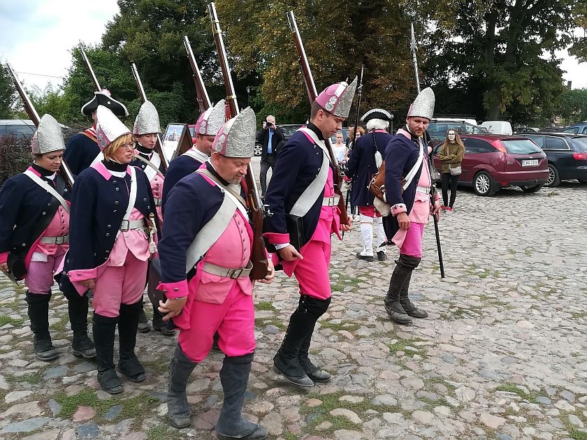 Między Chwarszczanami a Sarbinowem