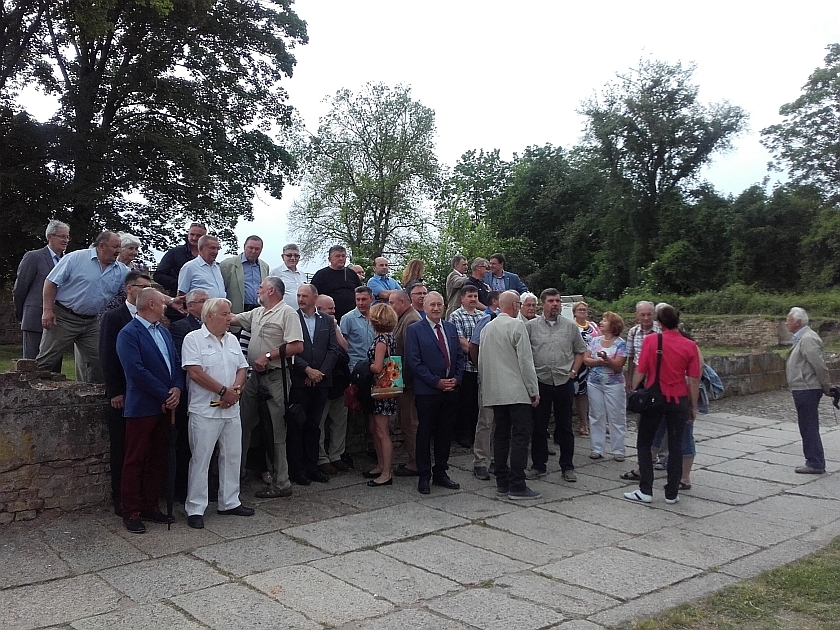 Emeryci służb granicznych w gościnie u MTK
