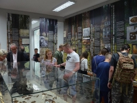 &quot;Zwischen Krieg und Frieden&quot; – Ausstellung